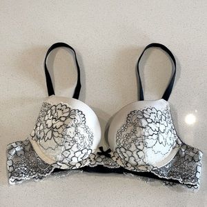 Victoria’s Secret 32A bra